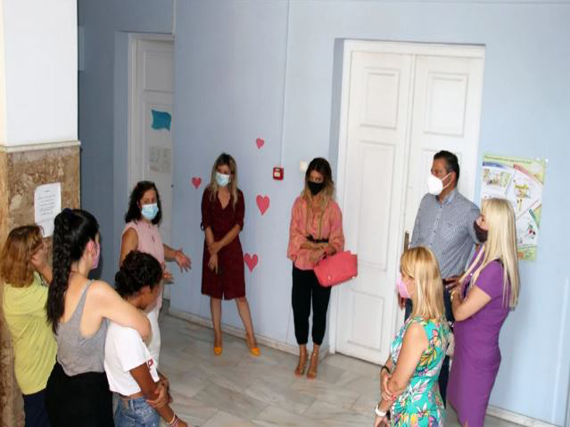 «Νοιαζόμαστε» στην… πράξη – Στην παιδόπολη «Αγία Βαρβάρα» στελέχη της ΝΔ