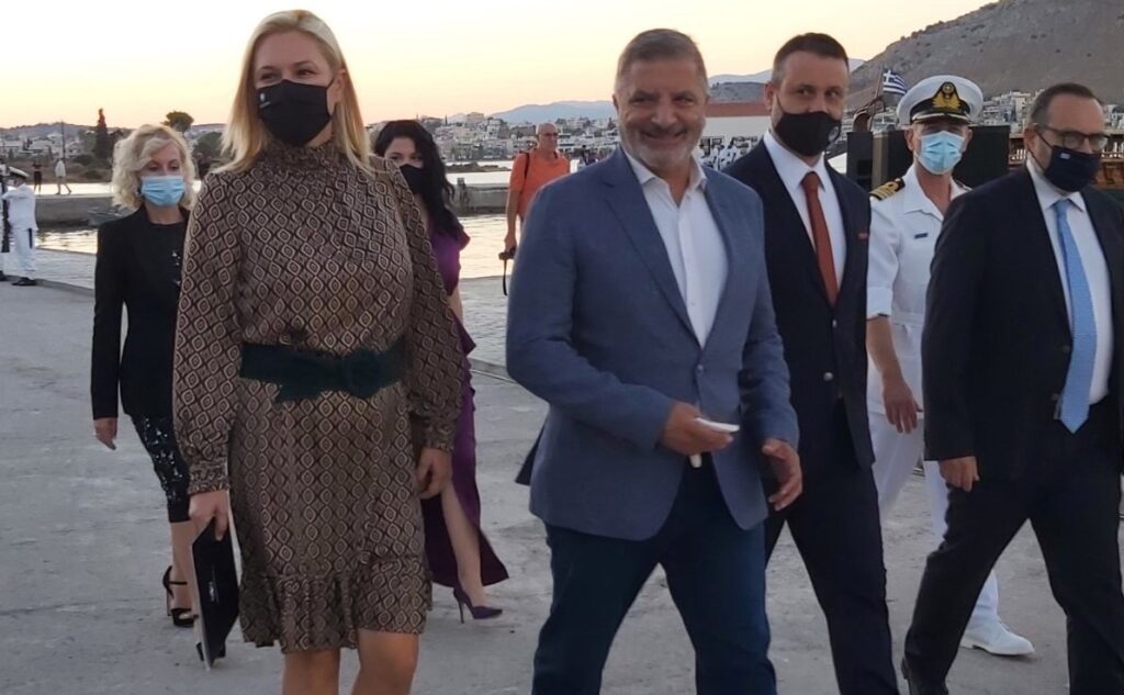 Παρουσία Πατούλη στην τελετή αναπαράστασης της ναυμαχίας της Σαλαμίνας (pic)