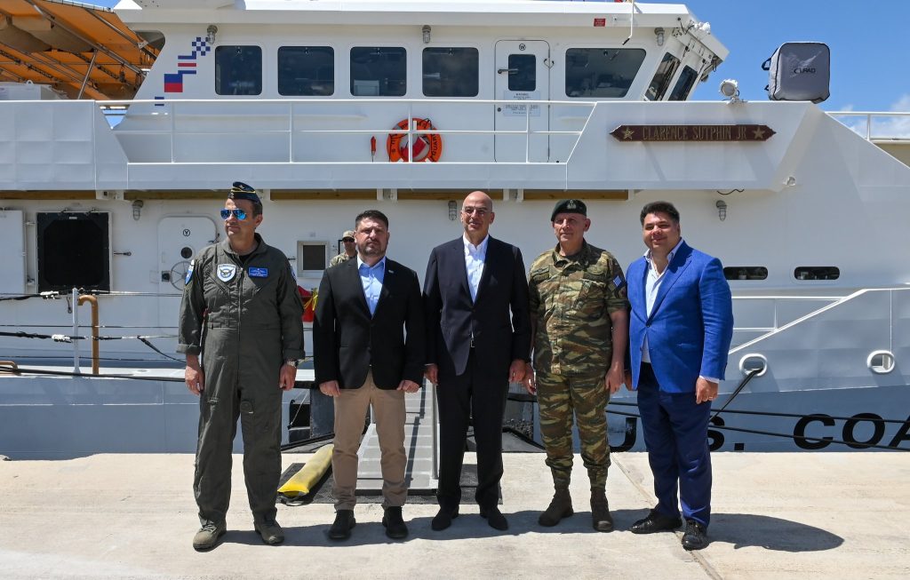 «Ελλάδα και ΗΠΑ στέκονται μαζί απέναντι στον αναθεωρητισμό» διεμήνυσε από τη Σούδα ο Δένδιας