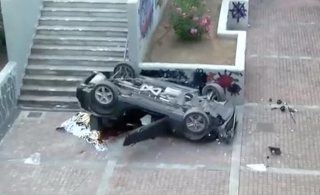 Νέο Ηράκλειο: Αυτοκίνητο έπεσε στο κενό στον ΗΣΑΠ- Νεκρός ο οδηγός