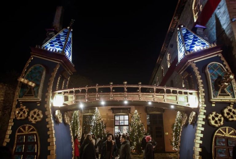 Οι top προορισμοί που επιλέγουν οι Έλληνες για Χριστούγεννα και Πρωτοχρονιά