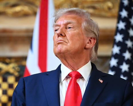 Τραμπ: «Αλλαγή καθεστώτος» στο Ιράν εν μέσω διαπραγματεύσεων