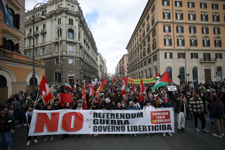 Ιταλία: Οριακό προβάδισμα του «Όχι» στο δημοψήφισμα για τη δικαστική μεταρρύθμιση