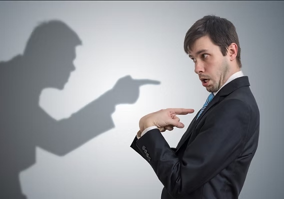 Toxic patterns σε επανάληψη: Όταν η ζωή μοιάζει να παίζει ξανά το ίδιο επεισόδιο