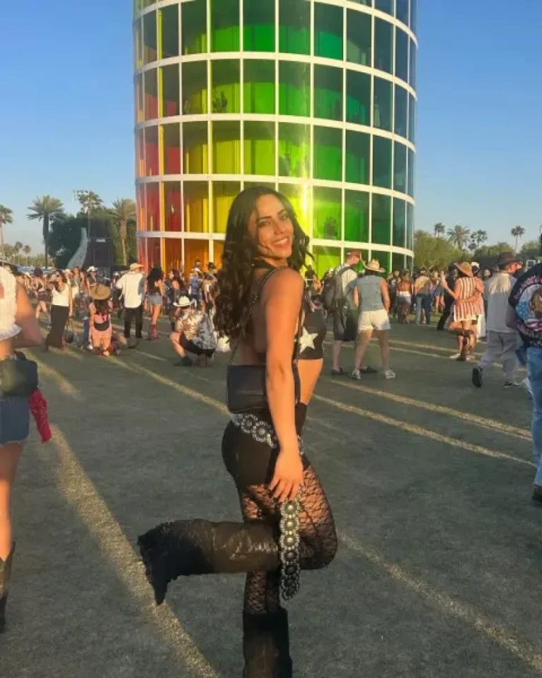 Χλιδή και απροκάλυπτα “δυτική” ζωή για δύο γυναίκες από το Ιράν στις ΗΠΑ – Ποιές να είναι πραγματικά;