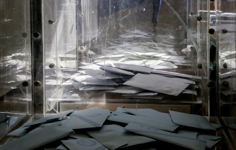 Δημοσκόπηση Real Polls: Άνοδος για ΝΔ, δυναμική επιστροφή Τσίπρα και πίεση στο ΠΑΣΟΚ