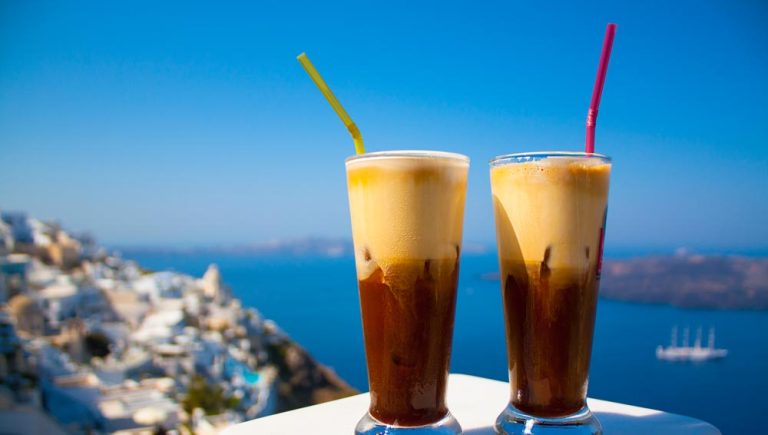 Πίνεις καφέ; Αυτά τα 5 λάθη μπορεί να σου χαλάνε την υγεία χωρίς να το ξέρεις