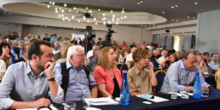 Μάχη χαρακωμάτων στον ΣΥΡΙΖΑ: Κορυφαία στελέχη εναντίον Φάμελλου (photo)