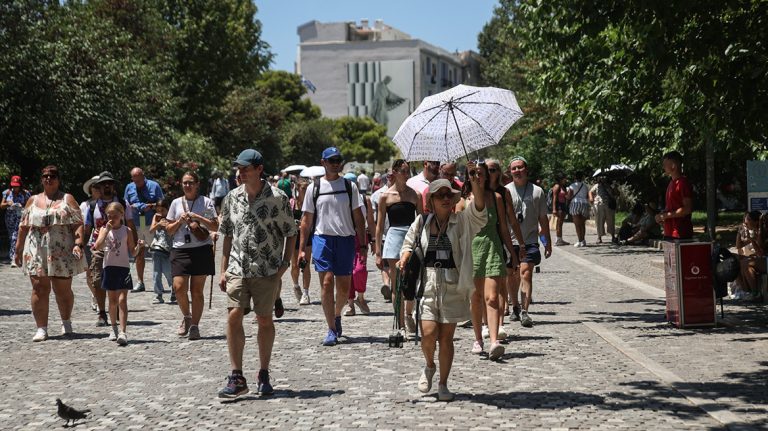 Στους 35 βαθμούς η θερμοκρασία – Το καλοκαίρι δείχνει τα «δόντια» του