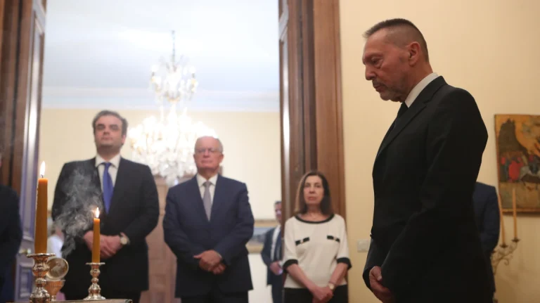 Για τρίτη θητεία στο «τιμόνι» της Τράπεζας της Ελλάδος ο Γιάννης Στουρνάρας – Ορκίστηκε ενώπιον του Προέδρου της Δημοκρατίας