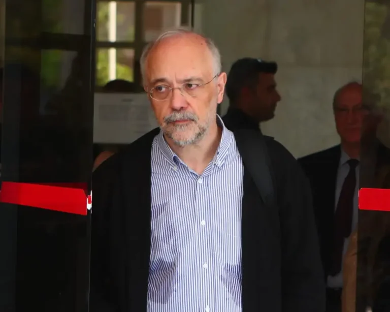Αυγερινός κατά Καρυστιανού: Την κατηγορεί για «εγωμανία» μετά τη διαγραφή του από το κίνημα