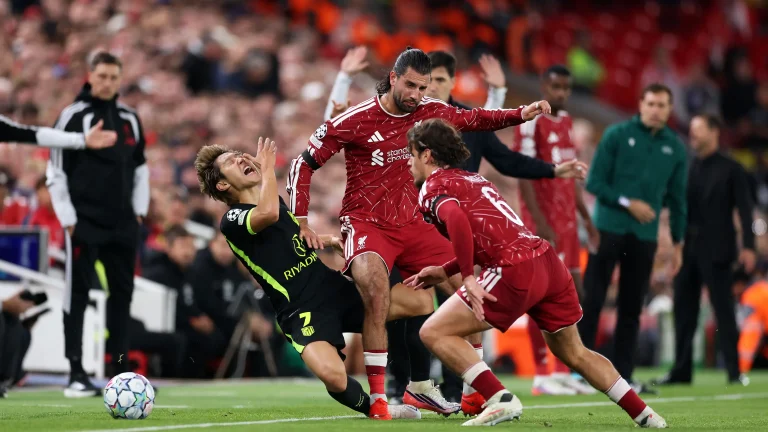 Νέος κανονισμός στο Champions League: Γιατί η Ατλέτικο έπαιξε με 10 χωρίς αποβολή