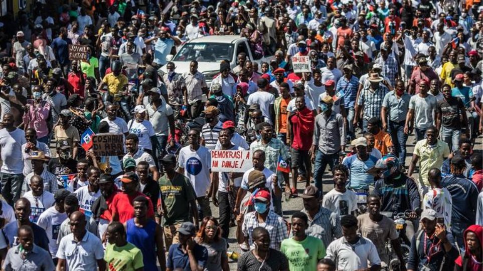 Σε “κατάσταση πολιορκίας” η Αϊτή – Κλείνει τα σύνορά της η Δομινικανή Δημοκρατία