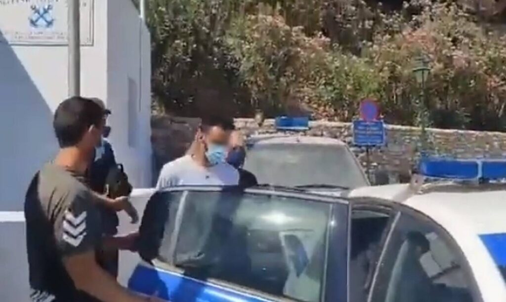 Δολοφονία στη Φολέγανδρο: Στον ανακριτή σήμερα ο 30χρονος -Τις επόμενες μέρες η τελική έκθεση του ιατροδικαστή