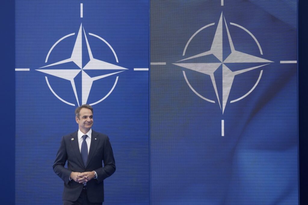 Το ΝΑΤΟ καλωσορίζει την ελληνογαλλική αμυντική συμφωνία