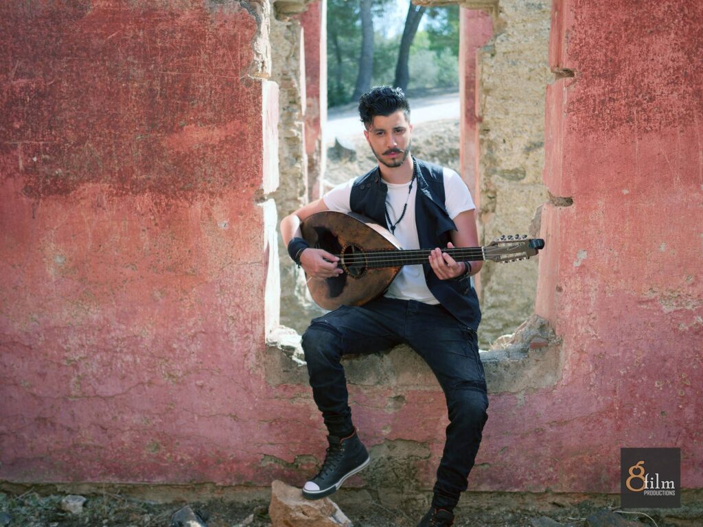 Ο Αλέξανδρος Τζουγανάκης στη Sonar Music με ένα τραγούδι δώρο από τον Σταμάτη Γονίδη