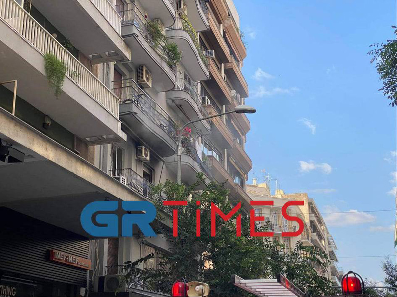 Στις φλόγες διαμέρισμα στη Θεσσαλονίκη! (ΒΙΝΤΕΟ)