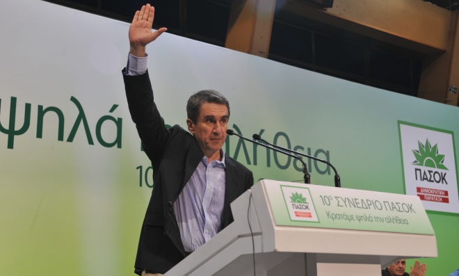 Το μυστήριο: «Πού το πάει ο Λοβέρδος;» | Political