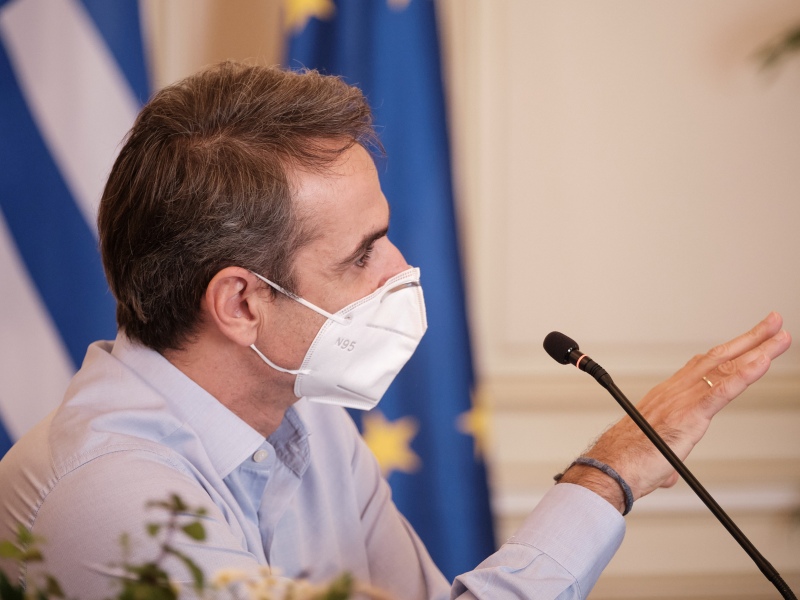 Ο Κυριάκος Μητσοτάκης ανακοινώνει τα «μπόνους» για τους εμβολιασμένους – Δείτε LIVE