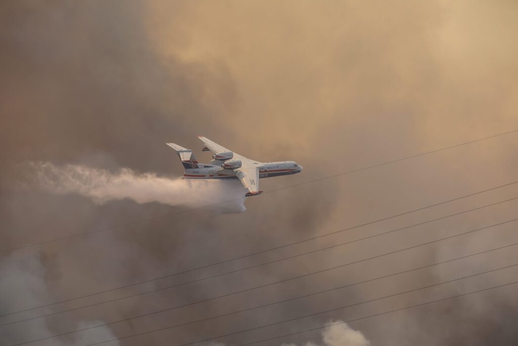 Καταστροφική πυρκαγιά στα Βίλια: Στάχτη πάνω από 80.000 στρέμματα