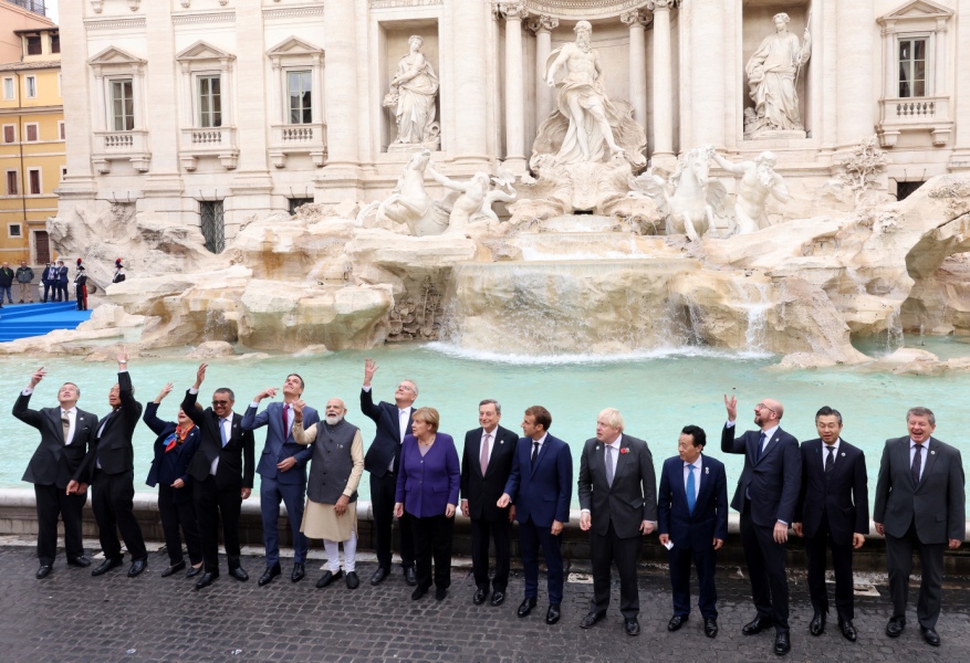 Η βόλτα των «G20» στη Φοντάνα Ντι Τρέβι