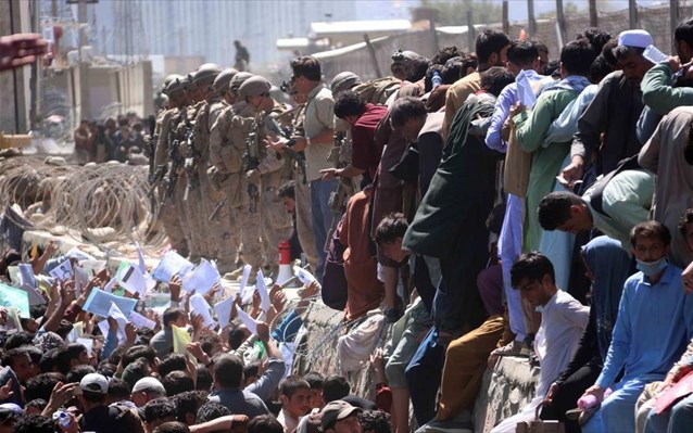 Καμπούλ: Διπλή τρομοκρατική επίθεση – Νεκρά και παιδιά -Τον ISIS δείχνουν οι ΗΠΑ