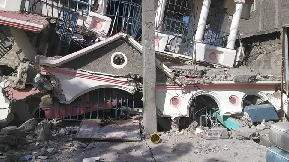 1.300 νεκροί στην Αϊτή – Συντρίμμια, αγνοούμενους και τραυματίες άφησε ο μεγάλος σεισμός