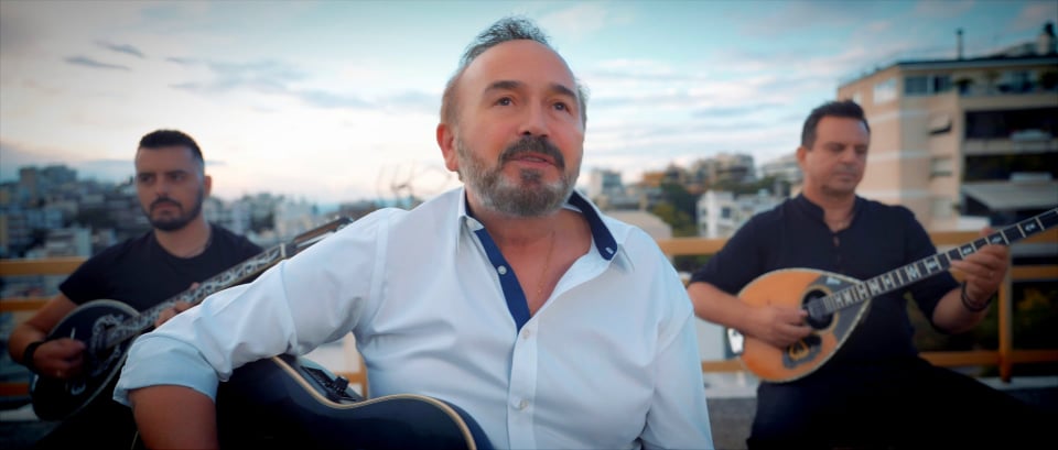 «Δικιά μου είναι η ζωή»: Επιστρέφει με ένα δυνατό ζεϊμπέκικο ο Σταμάτης Γονίδης