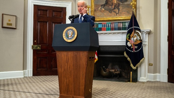 Μπάιντεν: «Ακλόνητη δέσμευση» να διασωθούν οι Αμερικανοί και οι ευάλωτοι Αφγανοί