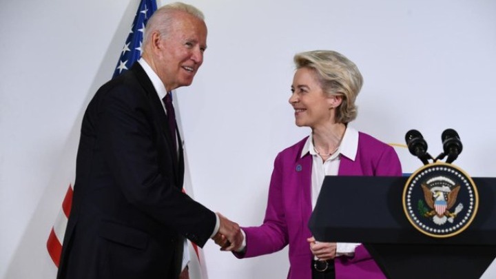 Ικανοποίηση φον ντέρ Λάιεν για τη συμφωνία ΕΕ-ΗΠΑ για την άρση τελωνειακών δασμών σε χάλυβα και αλουμίνιο