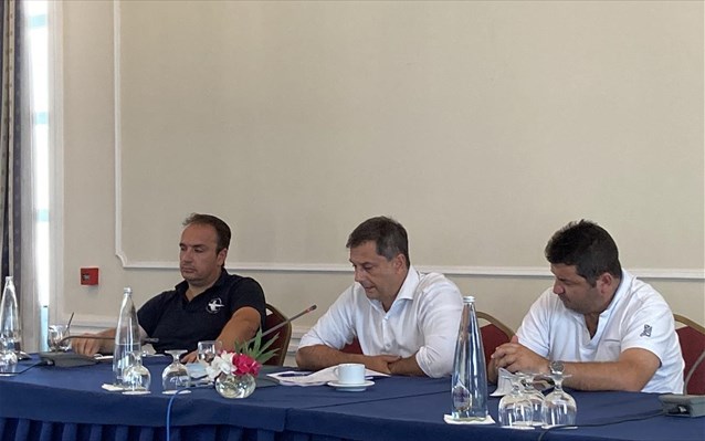 Χ. Θεοχάρης-Εύβοια: Η κυβέρνηση αποδεικνύει ότι είναι δίπλα στους πληγέντες από τις πυρκαγιές