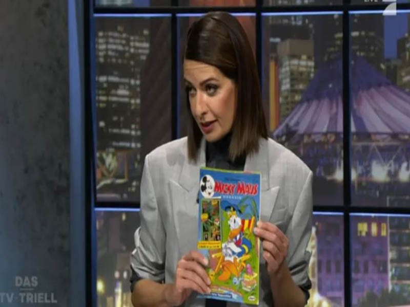 Η Ελληνίδα συντονίτρια του γερμανικού ντιμπέιτ που έκλεψε την παράσταση με το… Μίκυ Μάους!