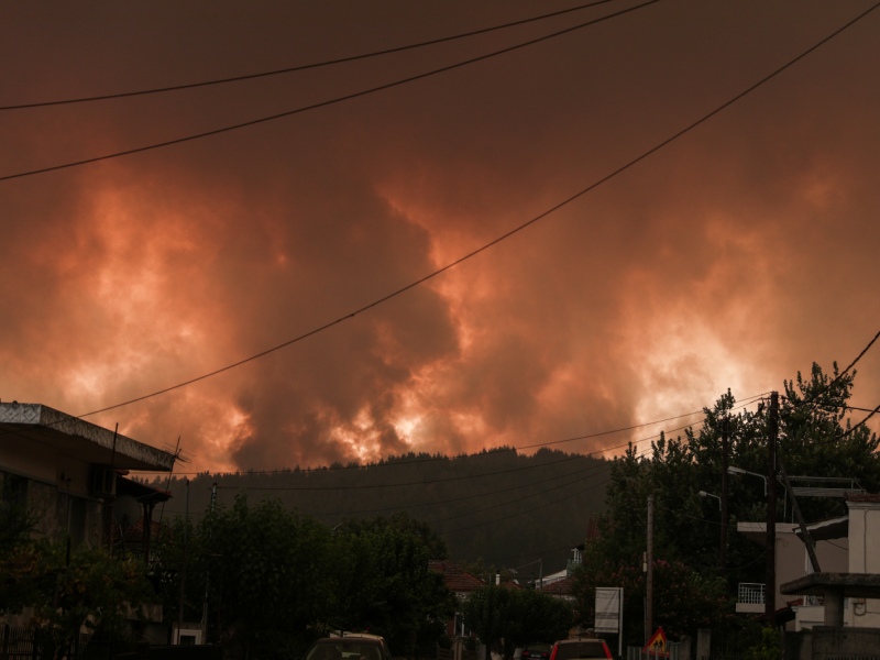 Νέες εκκενώσεις στην Εύβοια! Δραματική έκκληση δημάρχου που μιλά για ολοκαύτωμα!