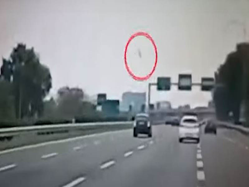 Η στιγμή της συντριβής του αεροσκάφους με τον Ρουμάνο μεγιστάνα! (ΒΙΝΤΕΟ)