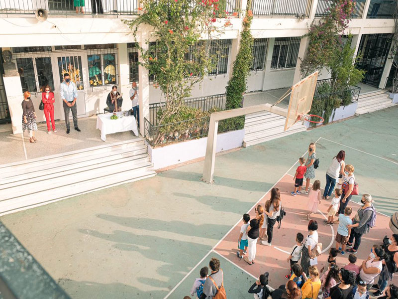 Ο Βασίλης Κικίλιας στον αγιασμό σχολείου στην Κυψέλη (ΦΩΤΟ)