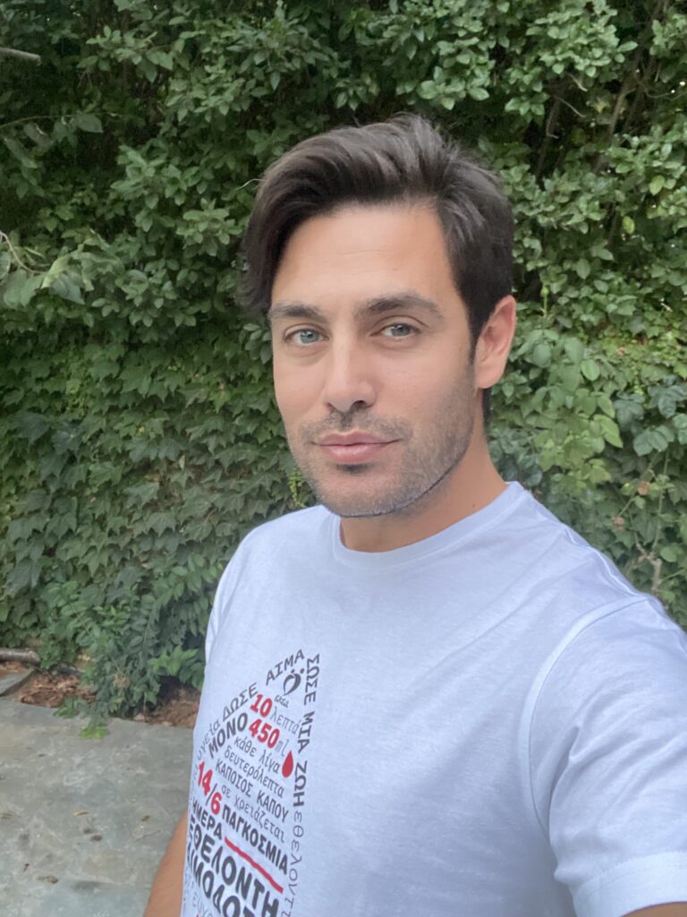 Ο Κώστας Μαρτάκης συμμετέχει στην Ομάδα Εθελοντικής Αιμοδοσίας