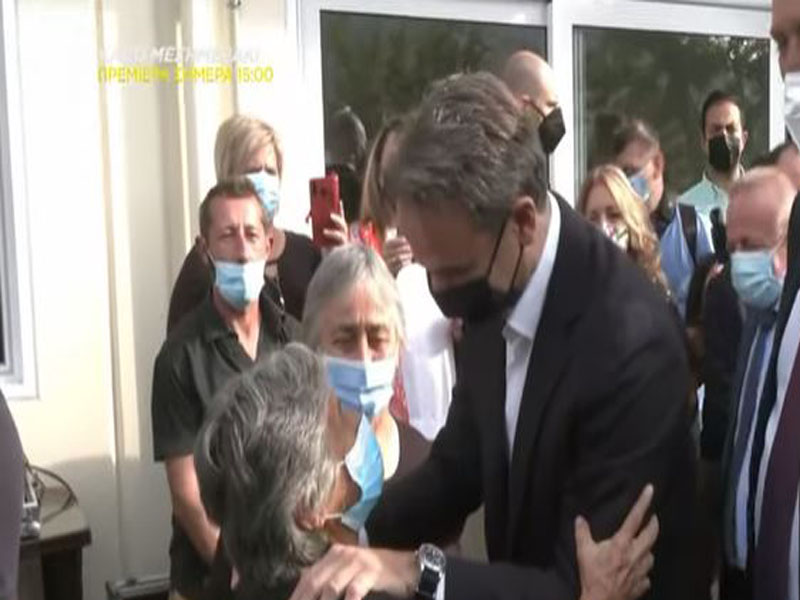 Τι ζήτησαν από τον Κυριάκο δύο γιαγιάδες στο Δαμάσι! Η απάντηση του πρωθυπουργού (ΒΙΝΤΕΟ)