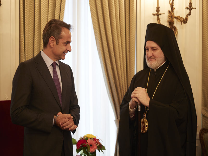 Θα γίνει παρά την οργή της Αθήνας η συνάντηση Μητσοτάκη-Ελπιδοφόρου