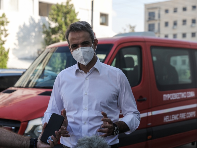 Στο Συντονιστικό Κέντρο Επιχειρήσεων της Πυροσβεστικής ο Μητσοτάκης