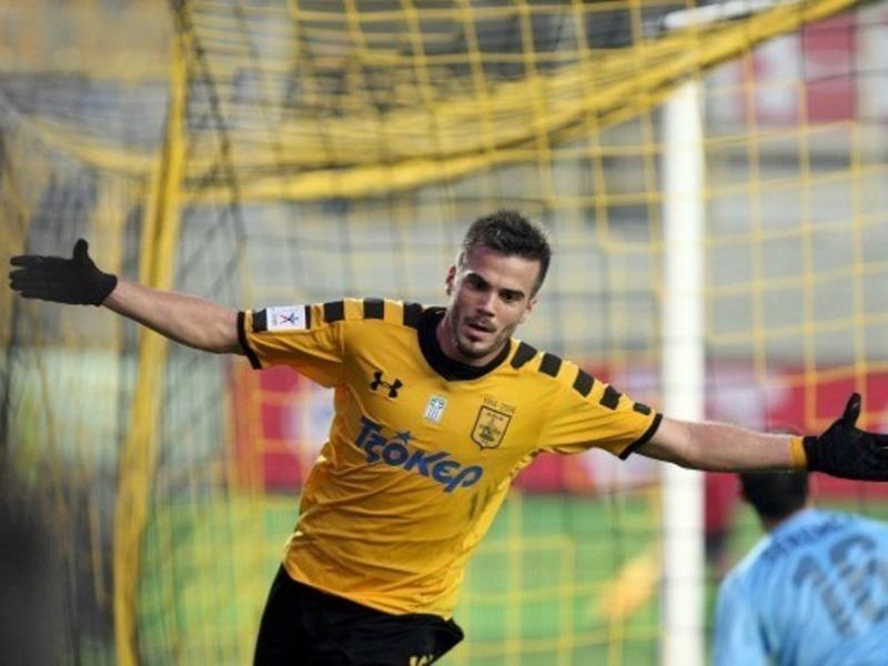 Το τελευταίο “αντίο” στον Νίκο Τσουμάνη – Συντετριμμένοι συγγενείς και φίλοι (pic)