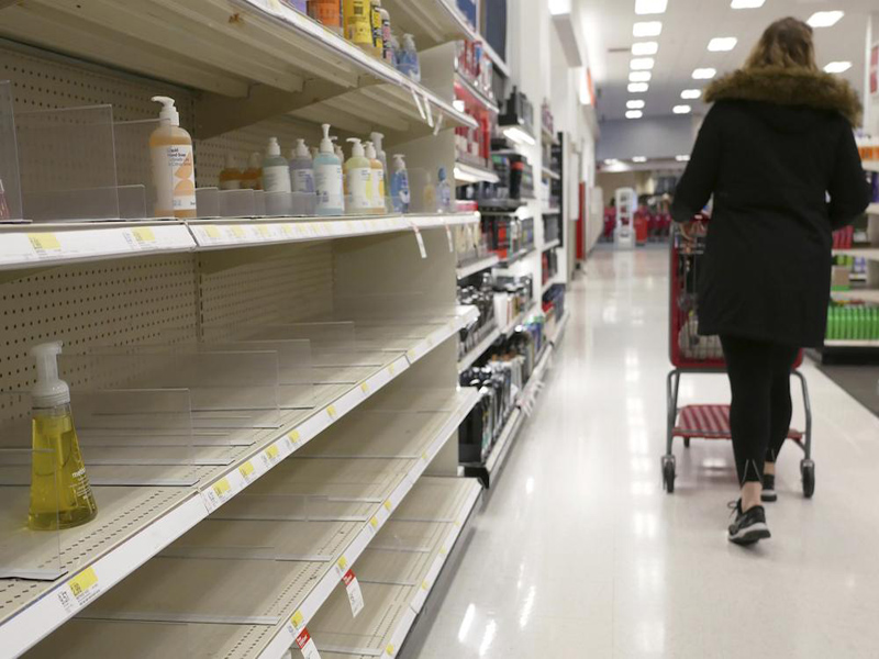 Ελλείψεις αγαθών στη Βρετανία – Αραιά ή άδεια ράφια στα σούπερ-μάρκετ