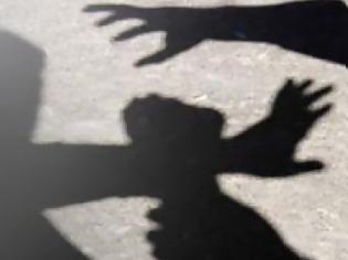 Συμπλοκή συμμοριών ανηλίκων με σιδερογροθίες και ρόπαλα στα Νότια Προάστια