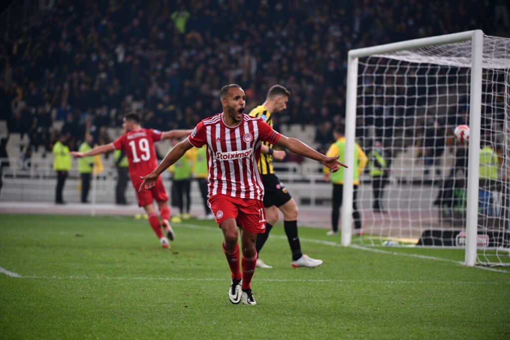 Το ντέρμπι «βάφτηκε» κόκκινο!