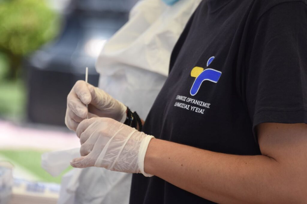 ΕΟΔΥ: 37 θάνατοι από covid-19 την τελευταία εβδομάδα