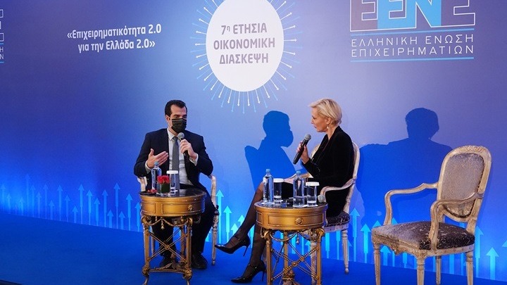 Πλεύρης: Άμυνα μας το εμβόλιο