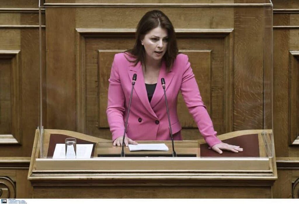 Κατερίνα Παπακώστα: Διευκρινίσεις για τη δήλωση περί προστίμων