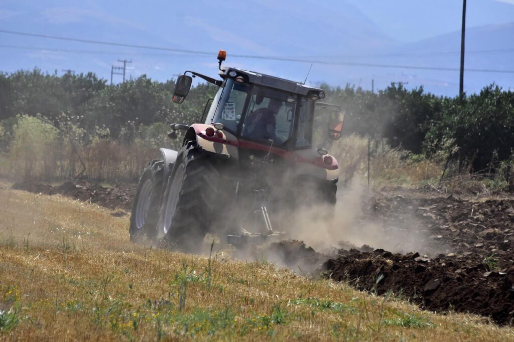 Ο Μητσοτάκης με δύο μέτρα ικανοποιεί τα αιτήματα των αγροτών | Political