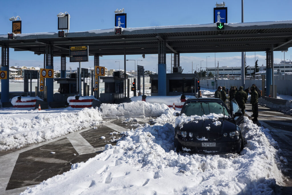 Συνεχίζεται η ανάκτηση οχημάτων στην Αττική Οδό
