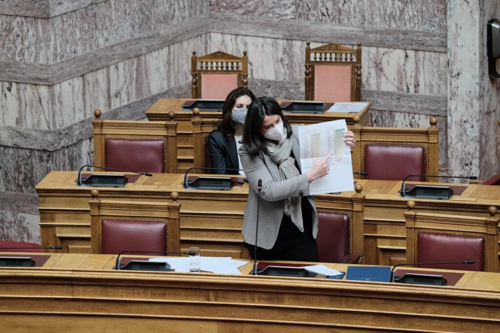 Η 6η θέση απάντηση της Κεραμέως στον Φίλη