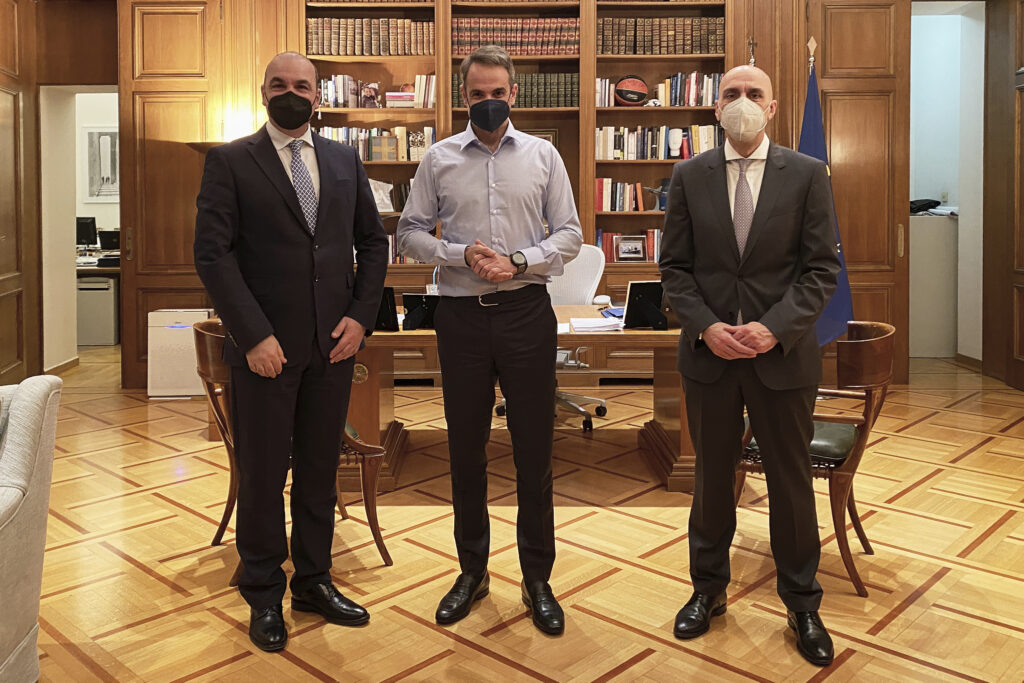 Συνάντηση του πρωθυπουργού με τον νέο πρόεδρο της ΚΕΕΕ και τον πρόεδρο του ΕΒΕΑ